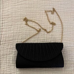 🫏Elegant Black Clutch with Gold Chain